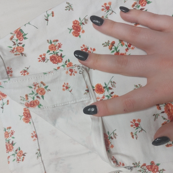 Floral skirt - Picture 4 of 5